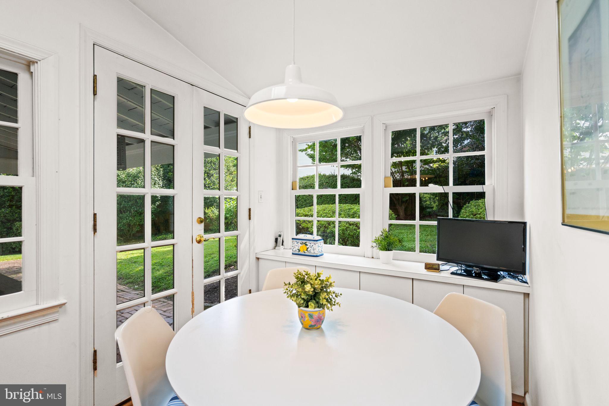 4909 Jamestown Court Bethesda, MD 20816 - Photo 16 of 42