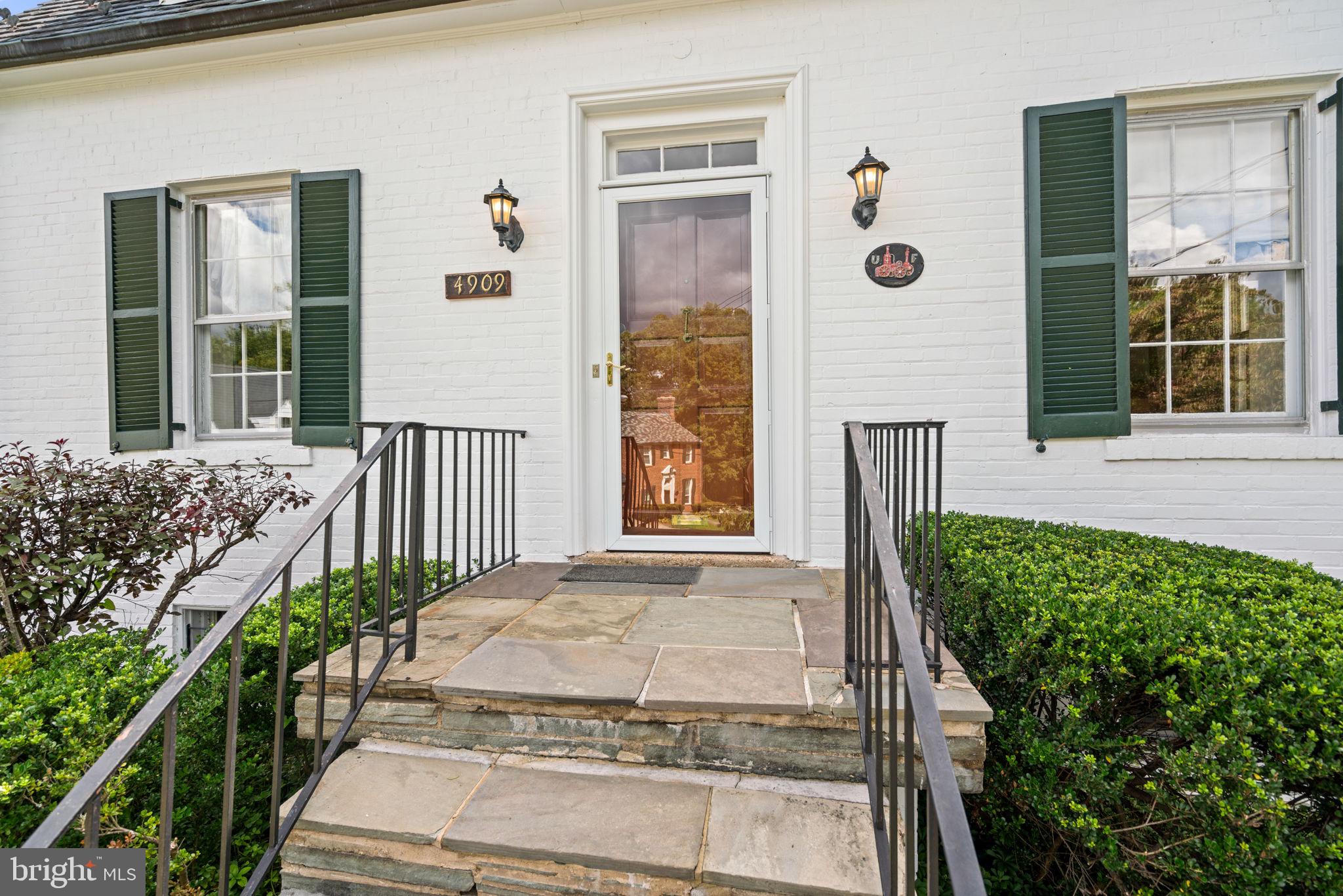 4909 Jamestown Court Bethesda, MD 20816 - Photo 3 of 42