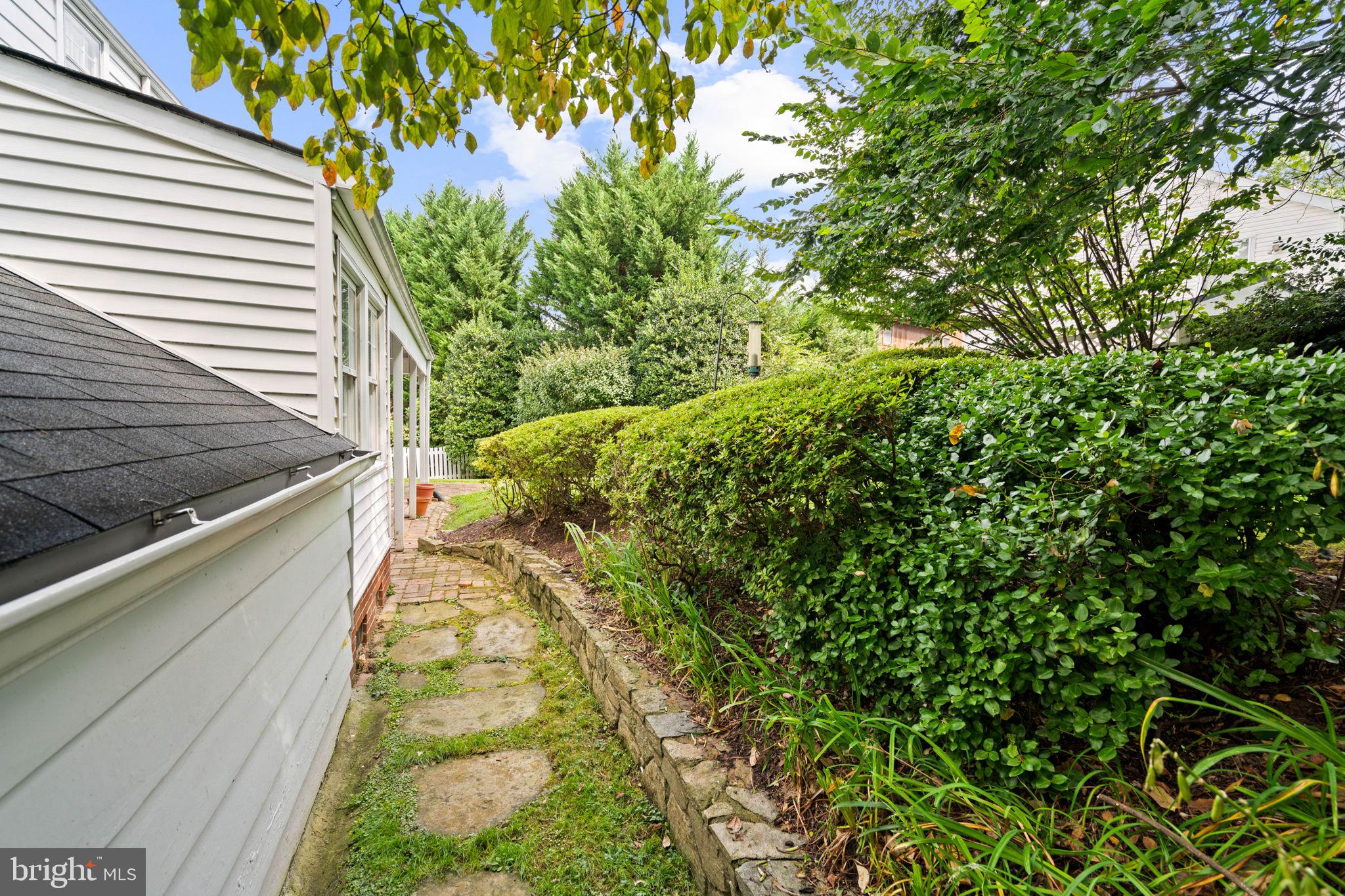 4909 Jamestown Court Bethesda, MD 20816 - Photo 38 of 42