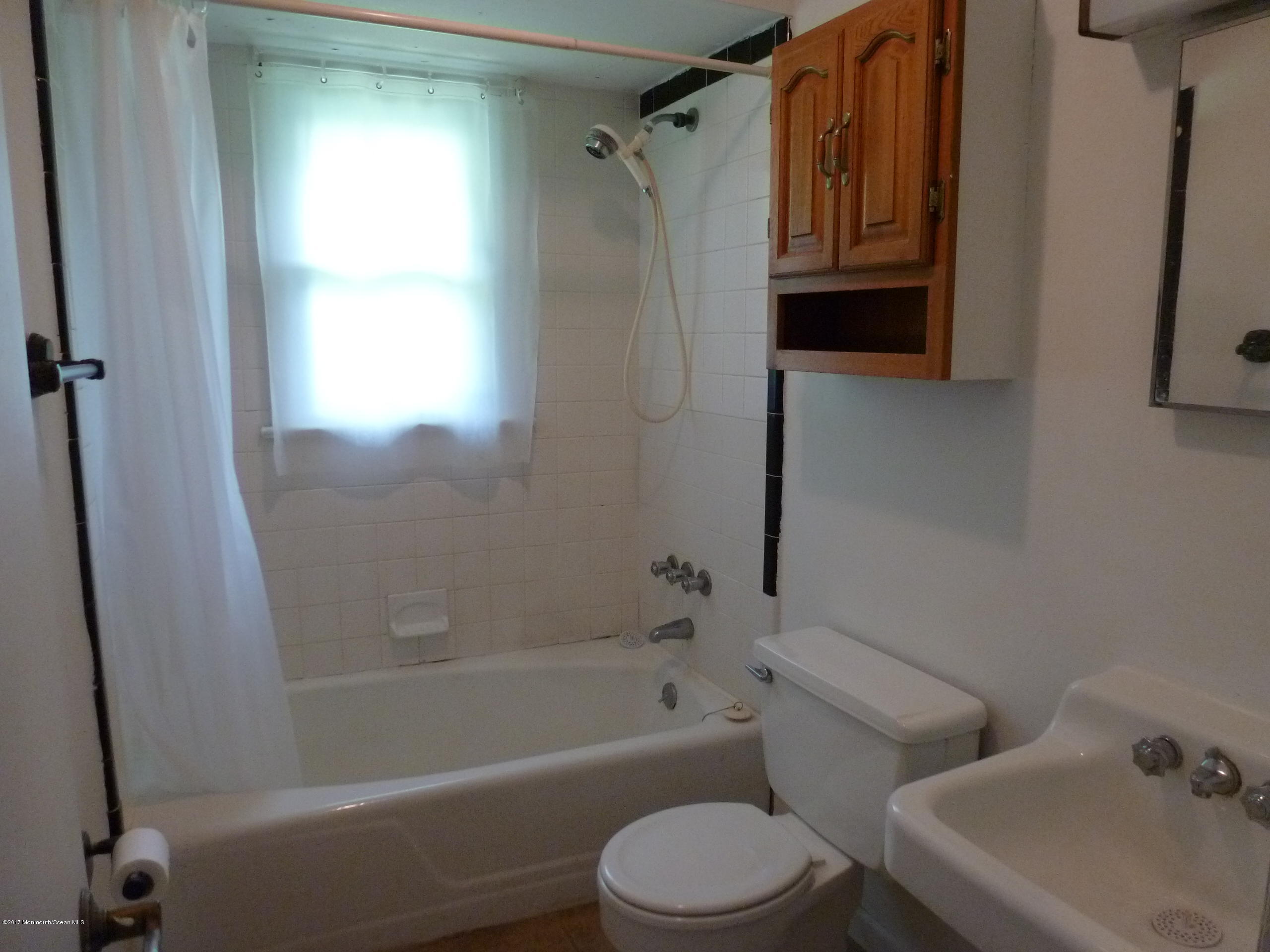 53 Aberdeen Road Matawan, NJ 07747 - Photo 7 of 15 BATHROOM