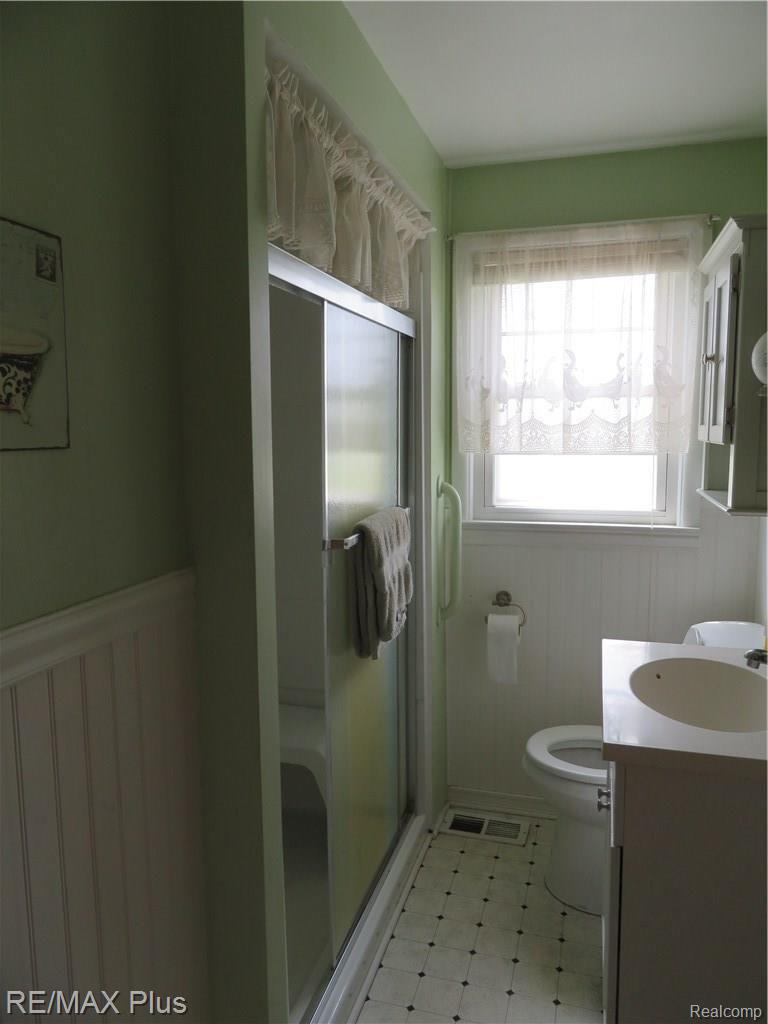 3536 Knoll Road Capac, MI 48014 - Photo 8 of 14 IMG_1379.JPG