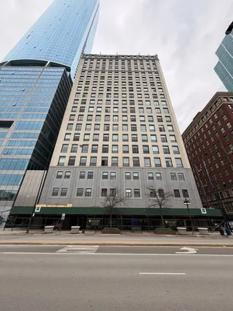 $200,000 | 910 South Michigan Avenue, Unit 1812, Chicago, IL 60605