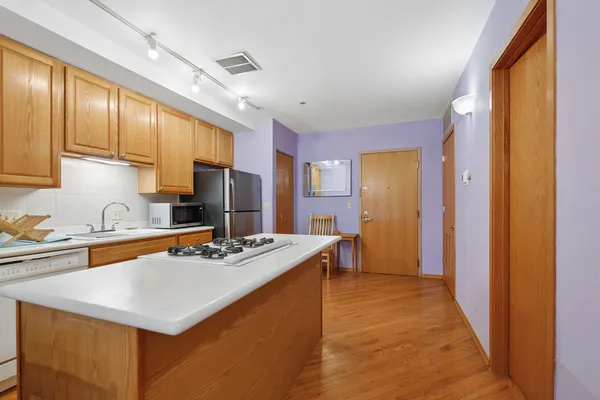 $200,000 | 910 South Michigan Avenue, Unit 1812, Chicago, IL 60605