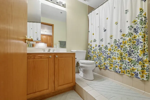 $200,000 | 910 South Michigan Avenue, Unit 1812, Chicago, IL 60605