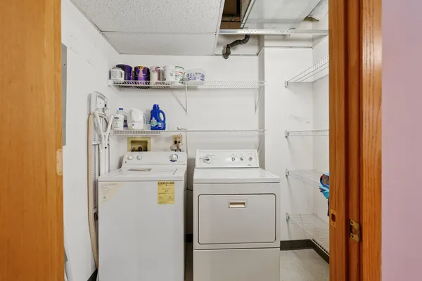 $200,000 | 910 South Michigan Avenue, Unit 1812, Chicago, IL 60605