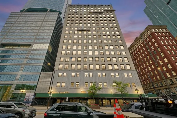 $200,000 | 910 South Michigan Avenue, Unit 1812, Chicago, IL 60605