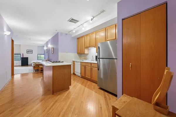 $200,000 | 910 South Michigan Avenue, Unit 1812, Chicago, IL 60605