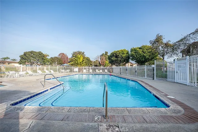 $490,000 | 4852 Cabana Drive, Unit 104, Huntington Beach, CA 92649