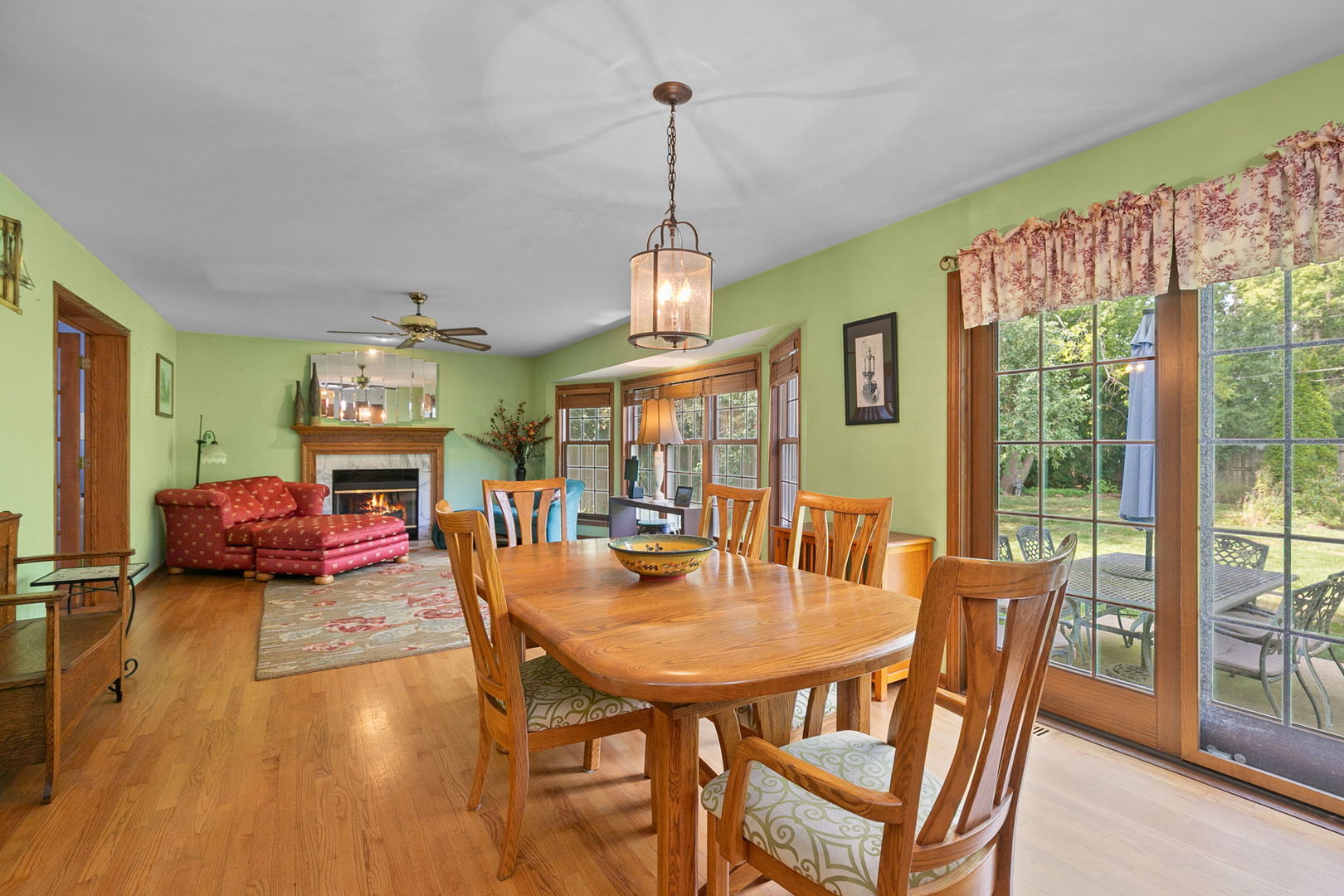 555 Basil Road Lake Bluff, IL 60044 - Photo 11 of 27 Gallery Image 11