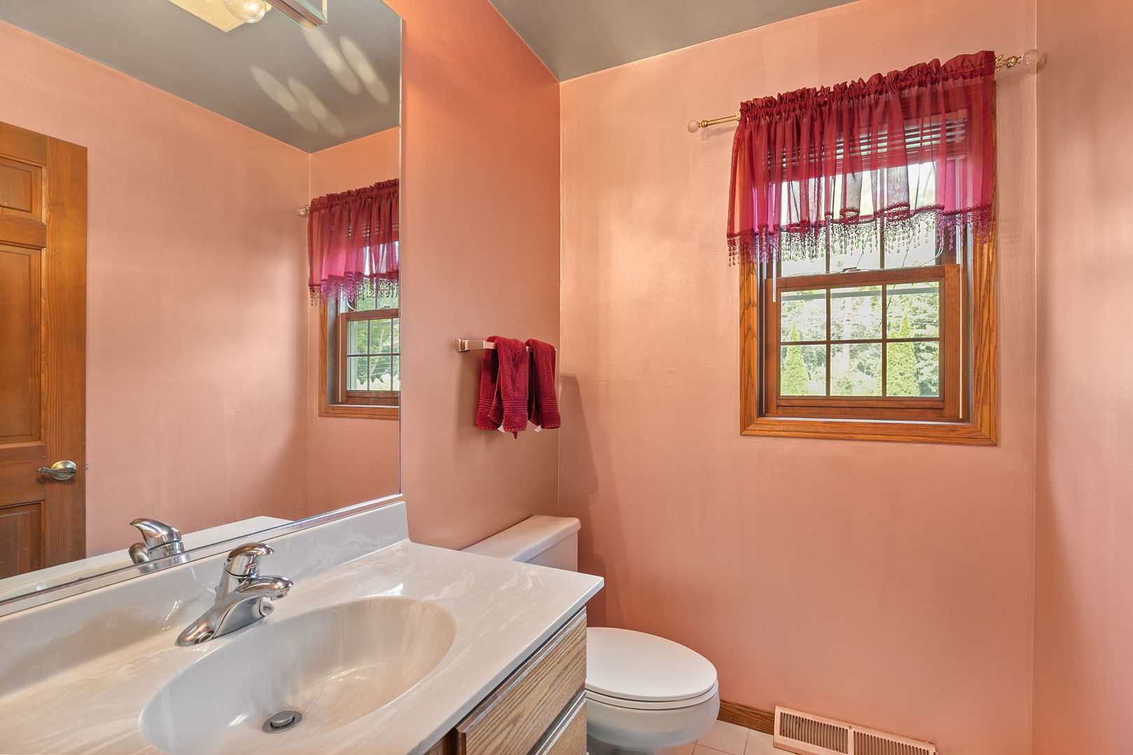 555 Basil Road Lake Bluff, IL 60044 - Photo 13 of 27 Gallery Image 13