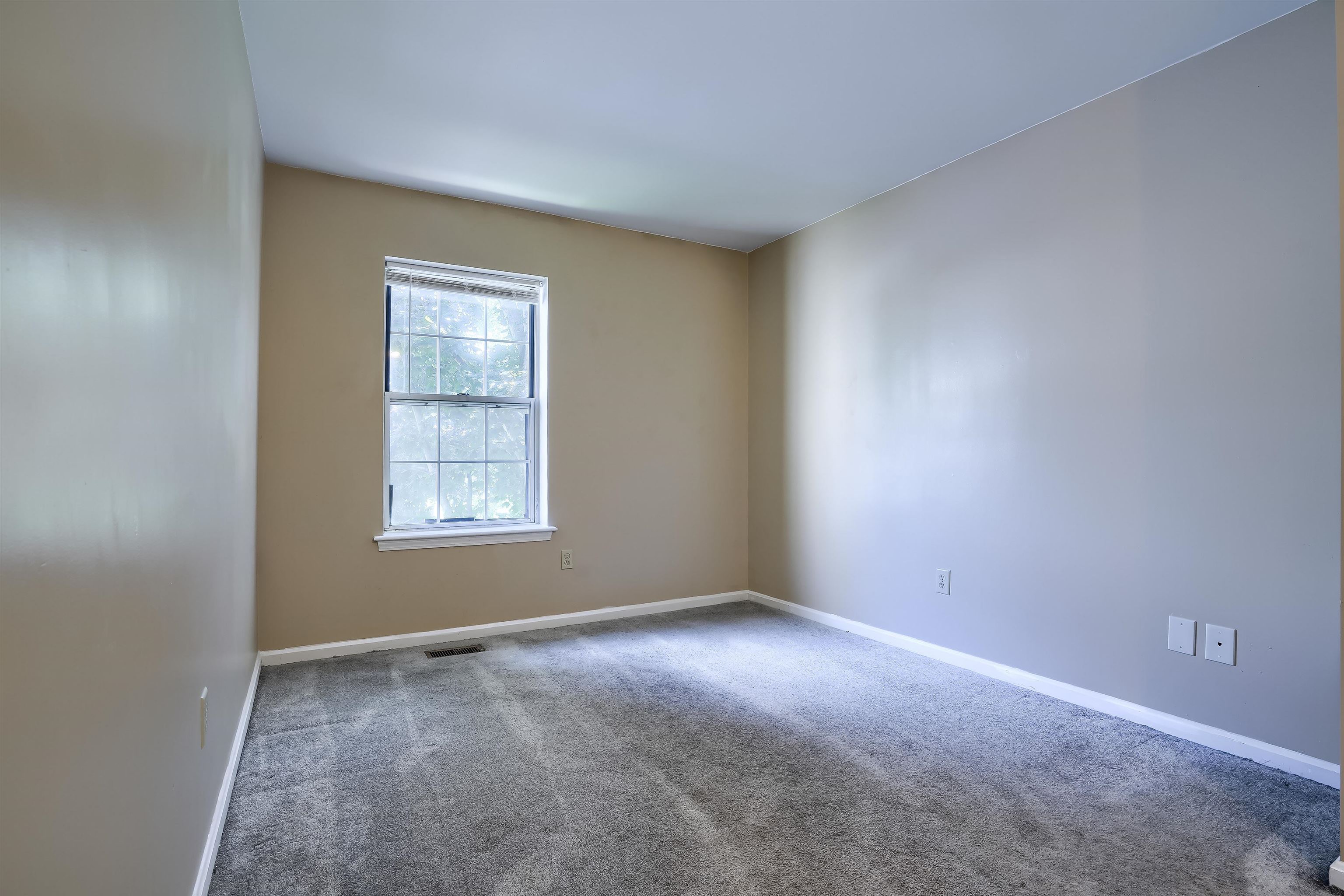 4 Middlesex Road Merrimack, NH 03054 - Photo 18 of 37