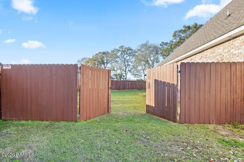 $375,000 | 102 Preston Rose Lane, Youngsville, LA 70592