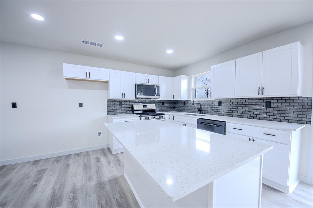 1101 Fouts Drive Irving, TX 75061 - Photo 7 of 36