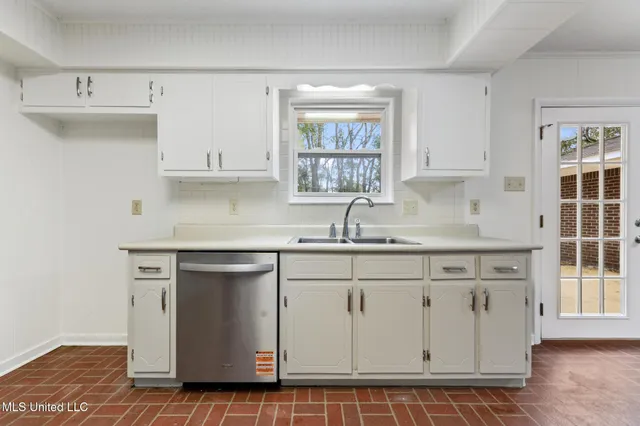 $336,000 | 6104 Gruich Circle, Ocean Springs, MS 39564