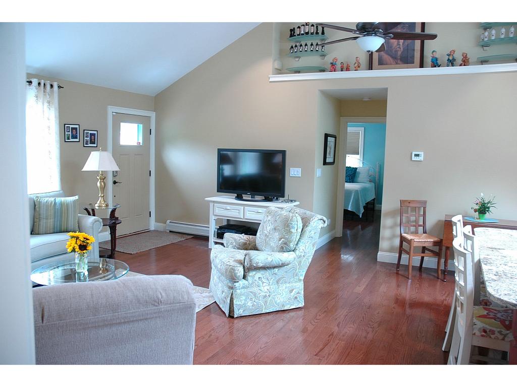 31 Hampton Road Exeter, NH 03833 - Photo 14 of 33