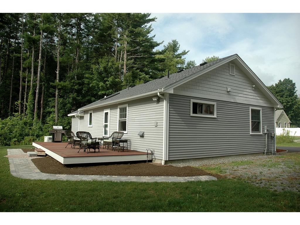 31 Hampton Road Exeter, NH 03833 - Photo 4 of 33