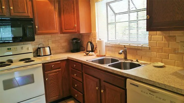 $2,200 | 5677 Ashton Lake Drive, Unit 11, Sarasota, FL 34231