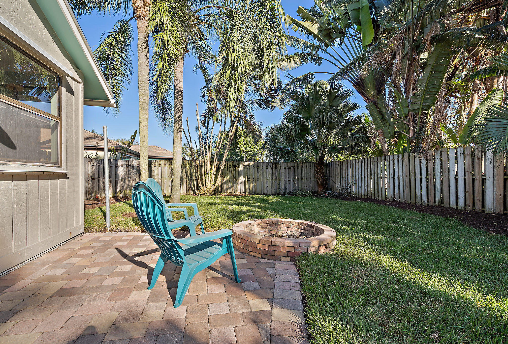 136 Arrowhead Circle Jupiter, FL 33458 - Photo 7 of 25 008-136ArrowheadCir-Jupiter-FL-33458-sma
