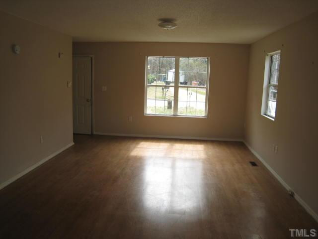 6512 Lincolnville Road Raleigh, NC 27607 - Photo 3 of 6 Den/Family/Great Room