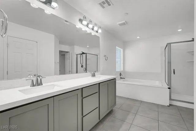 $2,555 | 8033 Skye Foxx Street, Las Vegas, NV 89166