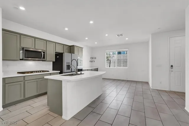 $2,555 | 8033 Skye Foxx Street, Las Vegas, NV 89166