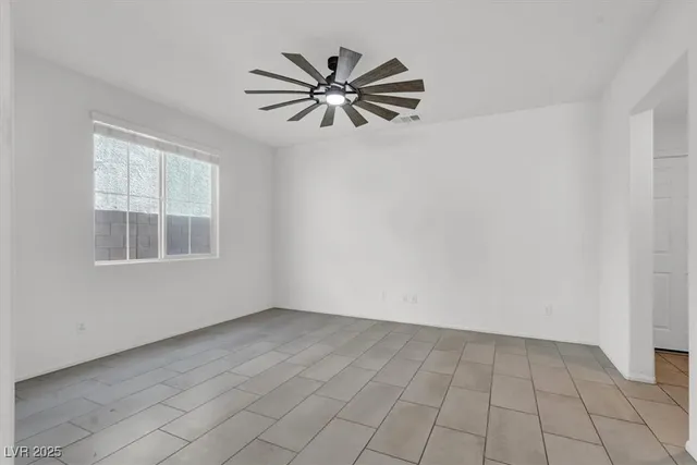 $2,555 | 8033 Skye Foxx Street, Las Vegas, NV 89166