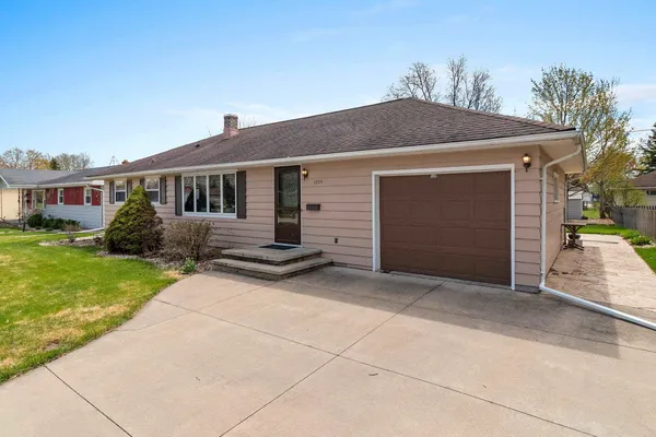 $264,900 | 1825 East Marquette Street, Appleton, WI 54911