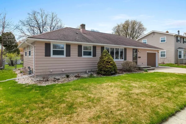 $264,900 | 1825 East Marquette Street, Appleton, WI 54911