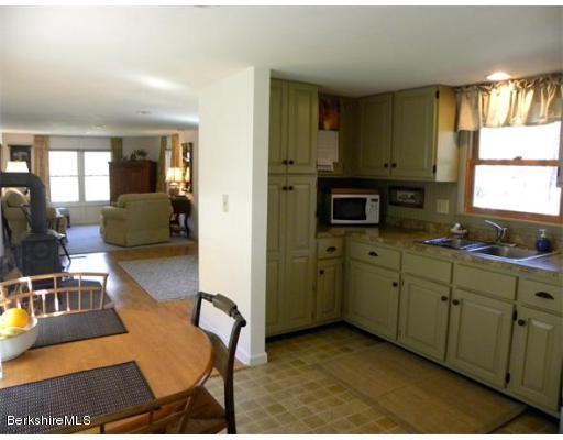 2811 Shelburne Falls Road Conway, MA 01341 - Photo 9 of 19 I-kitchen