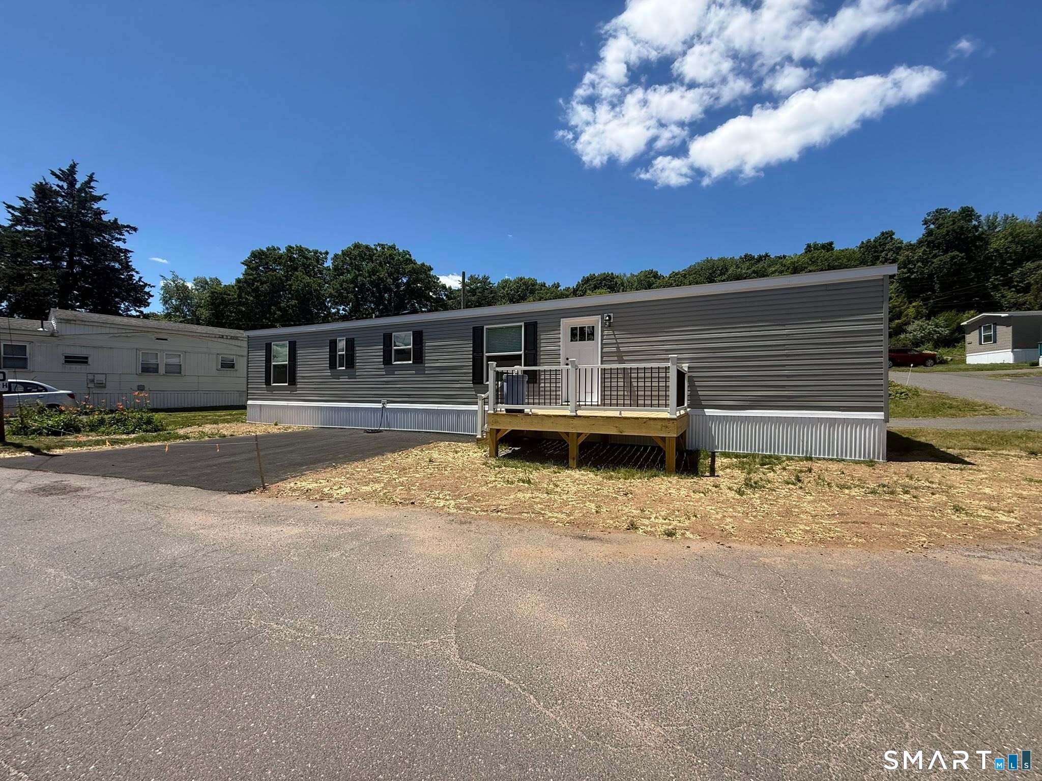 325 Kelly Road Vernon, CT 06066 - Photo 2 of 9