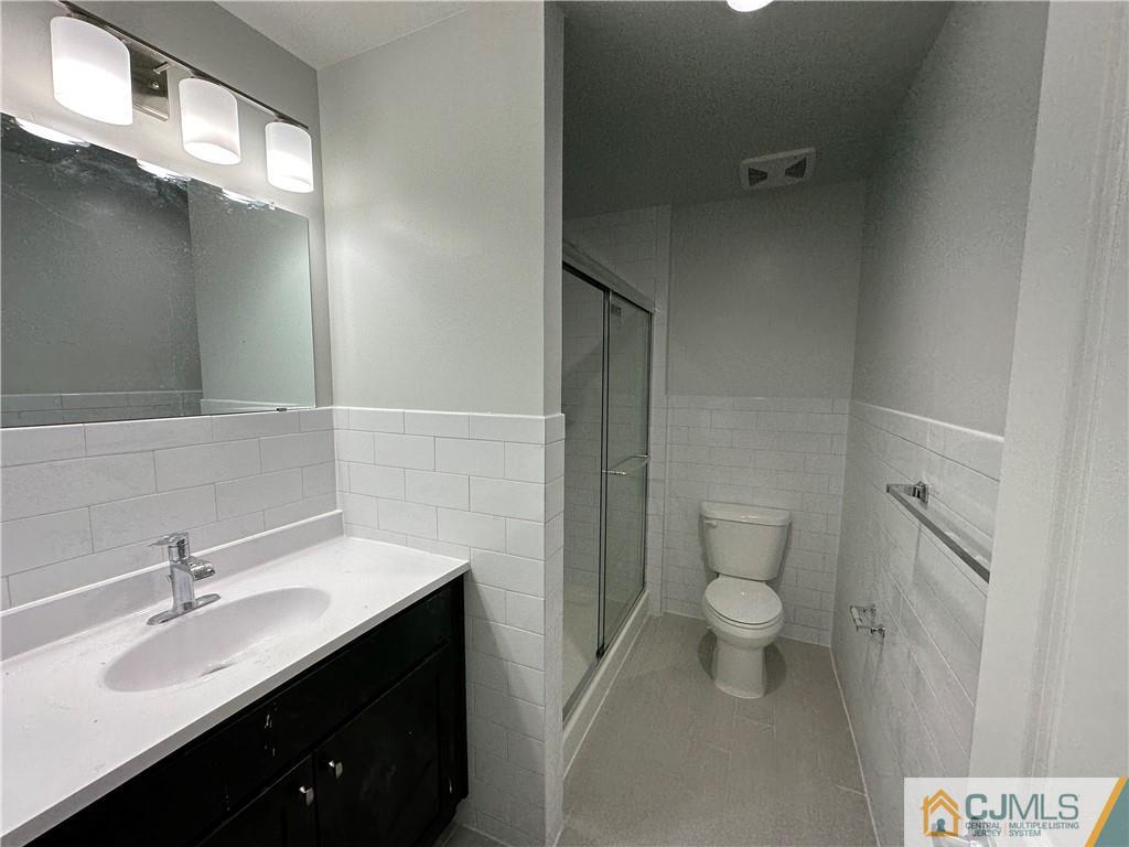 3305 Hana Road Edison, NJ 08817 - Photo 23 of 41
