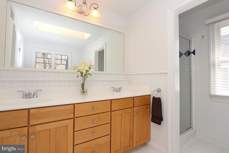 6420 83rd Place Cabin John, MD 20818 - Photo 13 of 26 Bath (Master)