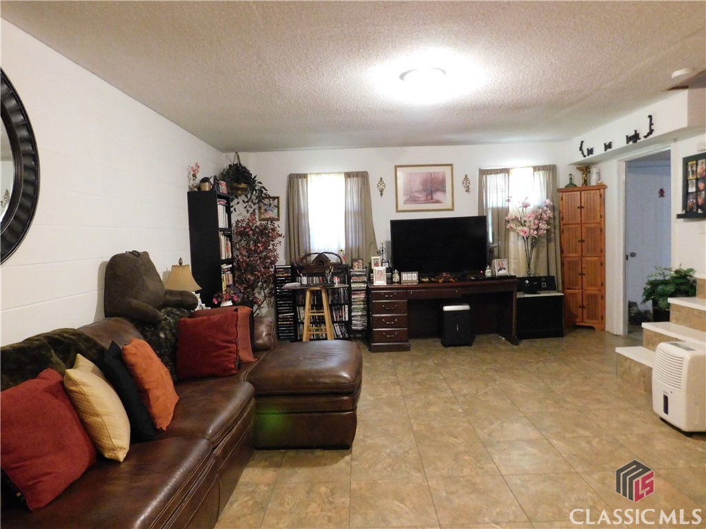 2340 Athens Road Royston, GA 30662 - Photo 8 of 33