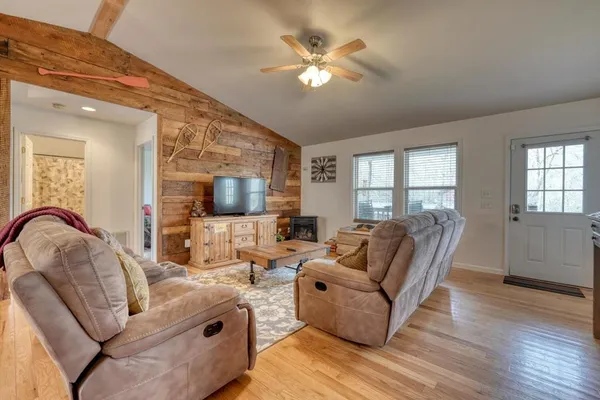 $325,000 | 133 Underburg Lane, Franklin, NC 28734