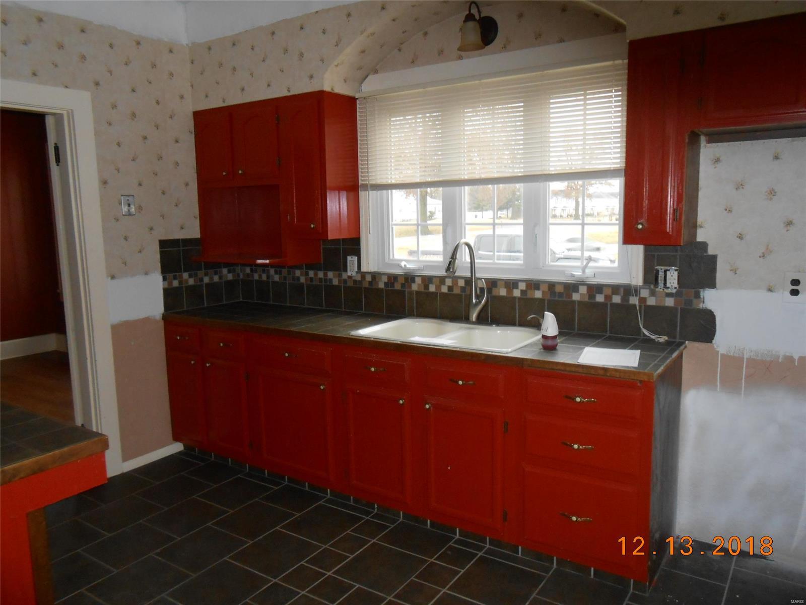 3530 Fosterburg Road Alton, IL 62002 - Photo 7 of 24