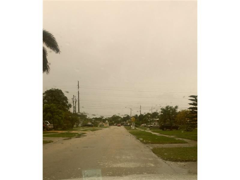 6806 Rio Pinar Pompano Beach, FL 33068 - Photo 4 of 16 View.