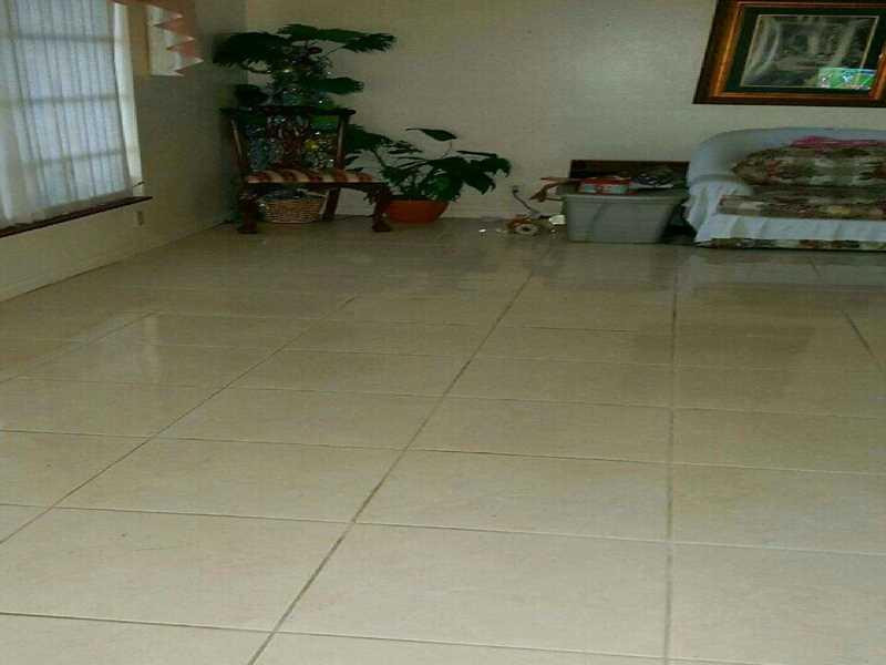 6806 Rio Pinar Pompano Beach, FL 33068 - Photo 7 of 16 Living Room.