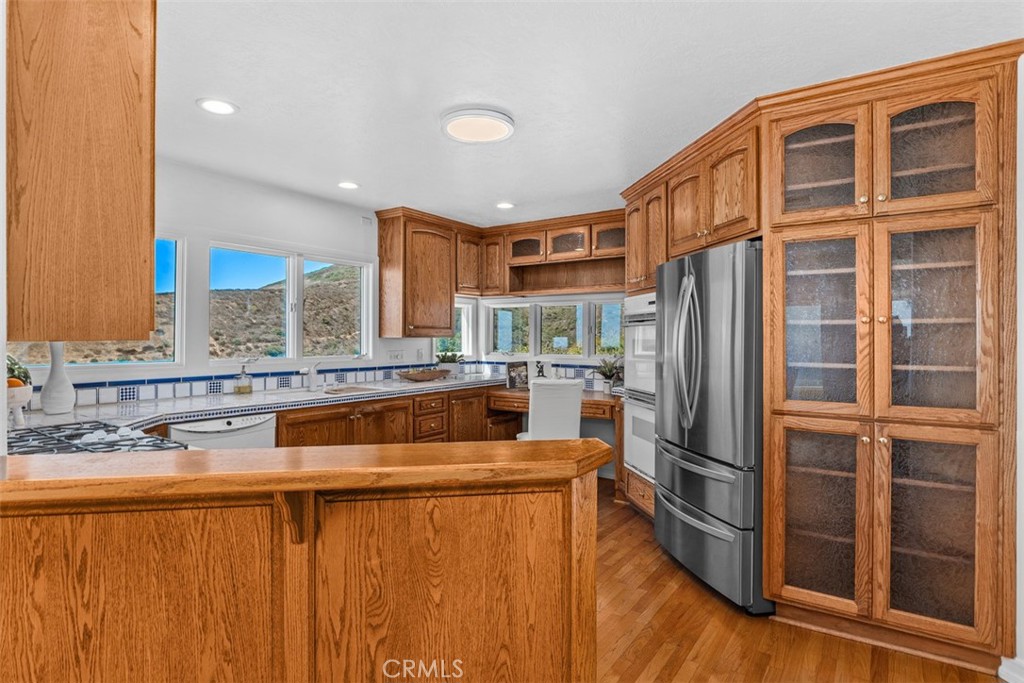 22691 Allview Terrace Laguna Beach, CA 92651 - Photo 14 of 51 kitchen