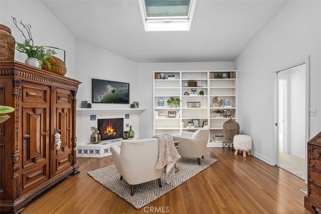 22691 Allview Terrace Laguna Beach, CA 92651 - Photo 17 of 51 Den/living area/library