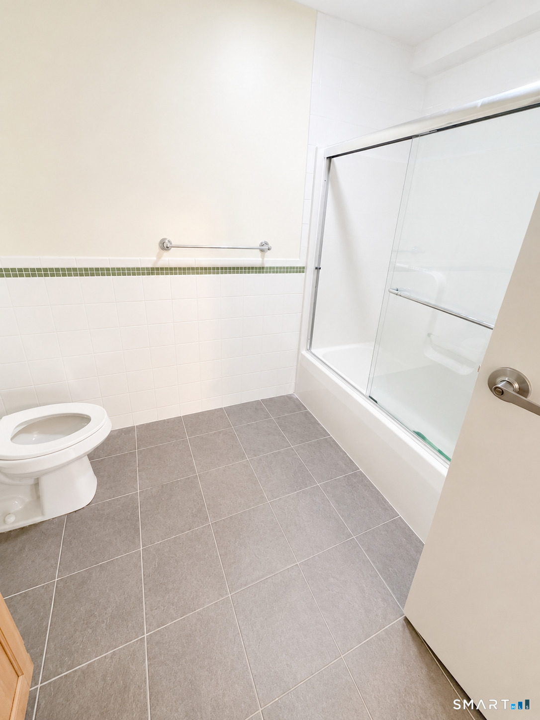 78 Cedar Street, Unit 101 Branford, CT 06405 - Photo 6 of 6 Full bath attached to bedroom
