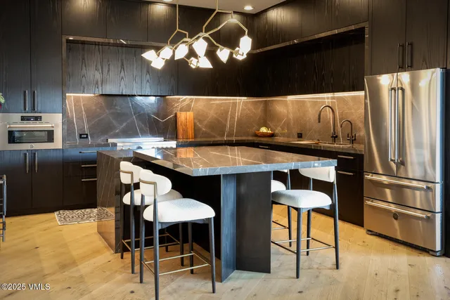 a close view of sink and tap