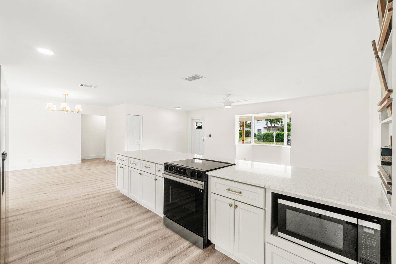 2433 Palm Road West Palm Beach, FL 33406 - Photo 12 of 45 KITCHEN