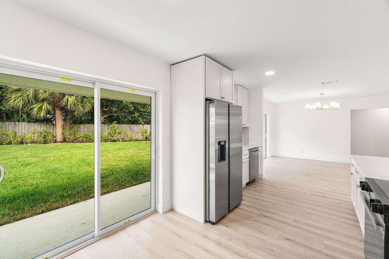 2433 Palm Road West Palm Beach, FL 33406 - Photo 17 of 45 KITCHEN