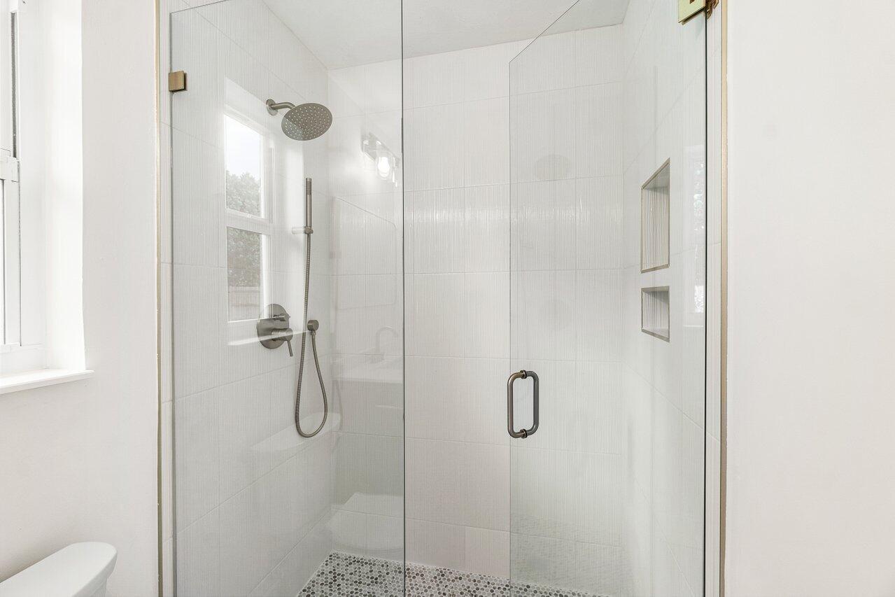 2433 Palm Road West Palm Beach, FL 33406 - Photo 29 of 45 PRIMARY BATH