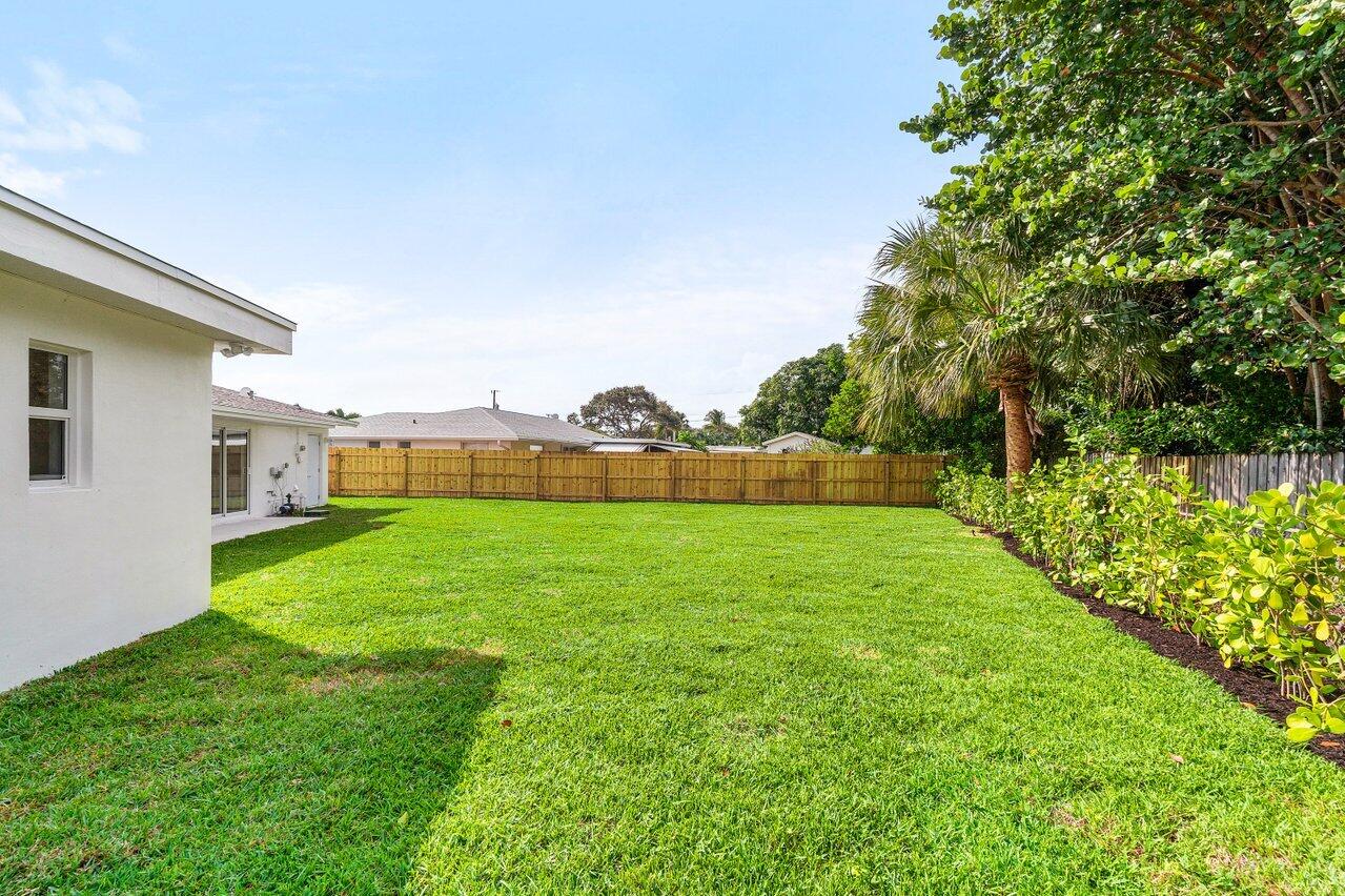 2433 Palm Road West Palm Beach, FL 33406 - Photo 32 of 45 BACKYARD