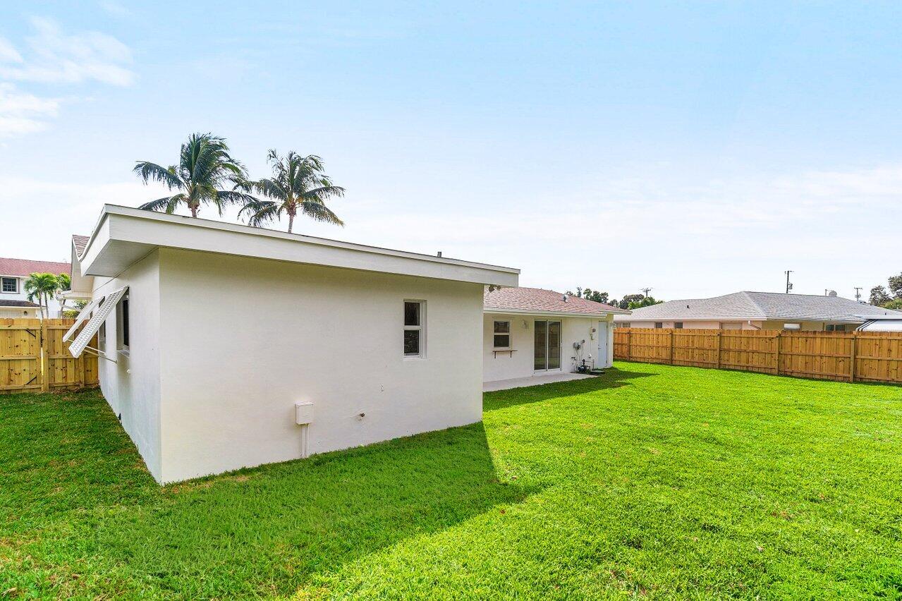 2433 Palm Road West Palm Beach, FL 33406 - Photo 33 of 45 BACKYARD
