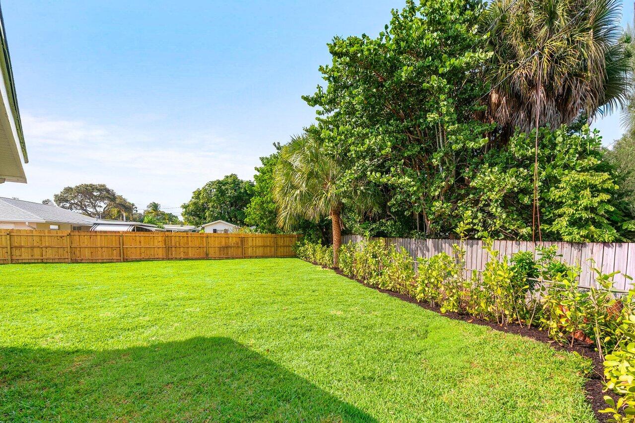 2433 Palm Road West Palm Beach, FL 33406 - Photo 36 of 45 BACKYARD