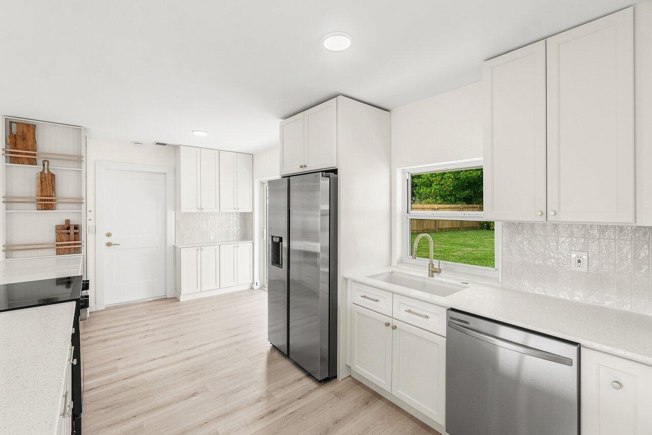 2433 Palm Road West Palm Beach, FL 33406 - Photo 9 of 45 KITCHEN