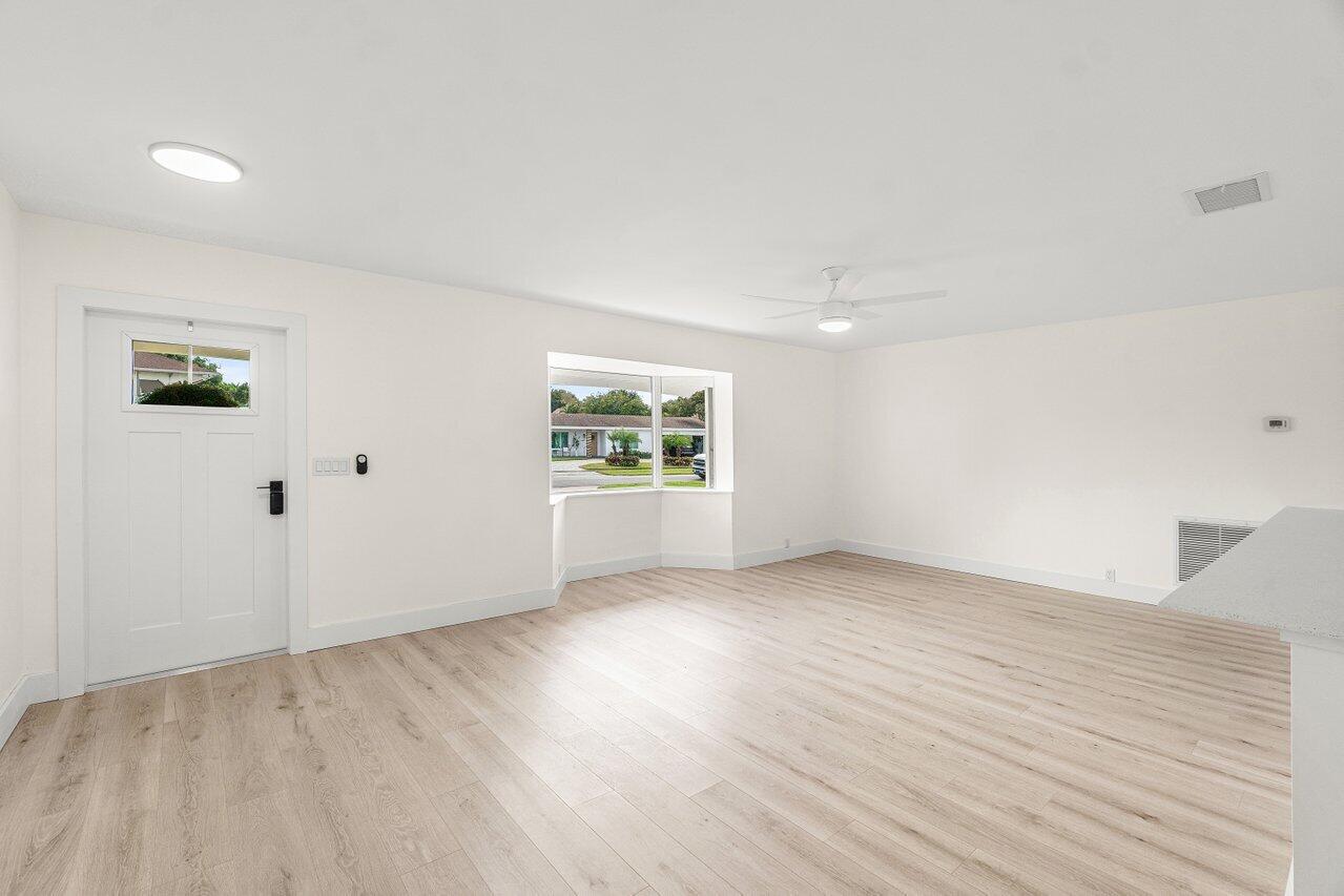 2433 Palm Road West Palm Beach, FL 33406 - Photo 10 of 45 LIVING ROOM
