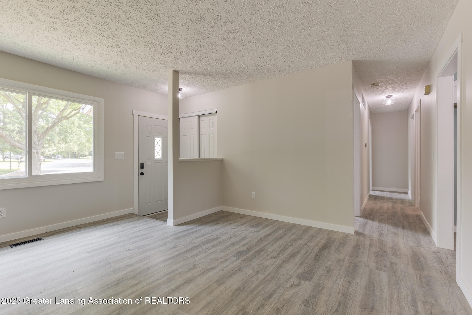 2501 Byrnes Road Lansing, MI 48906 - Photo 5 of 27 2501_Byrnes_PAULA-10